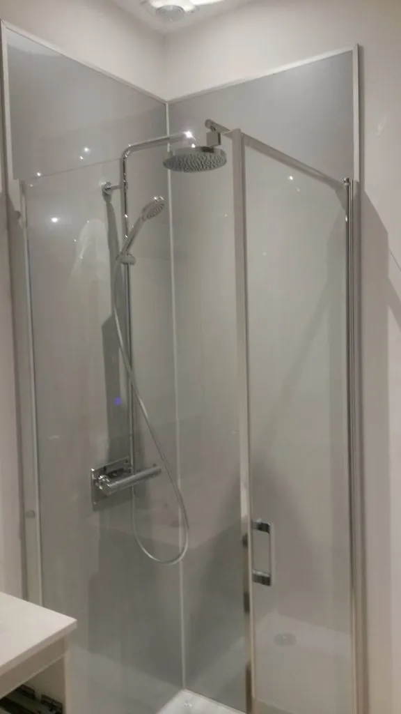 Quel prix pour remplacer sa Baignoire par une Douche Senior à Limoges en Haute Vienne (87)