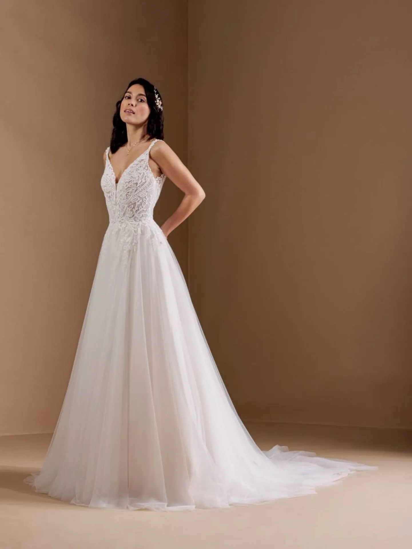 collection 2023 référence GAYA proposée dans notre boutique EGLANTINE  la solution dans le 13006 et 13007