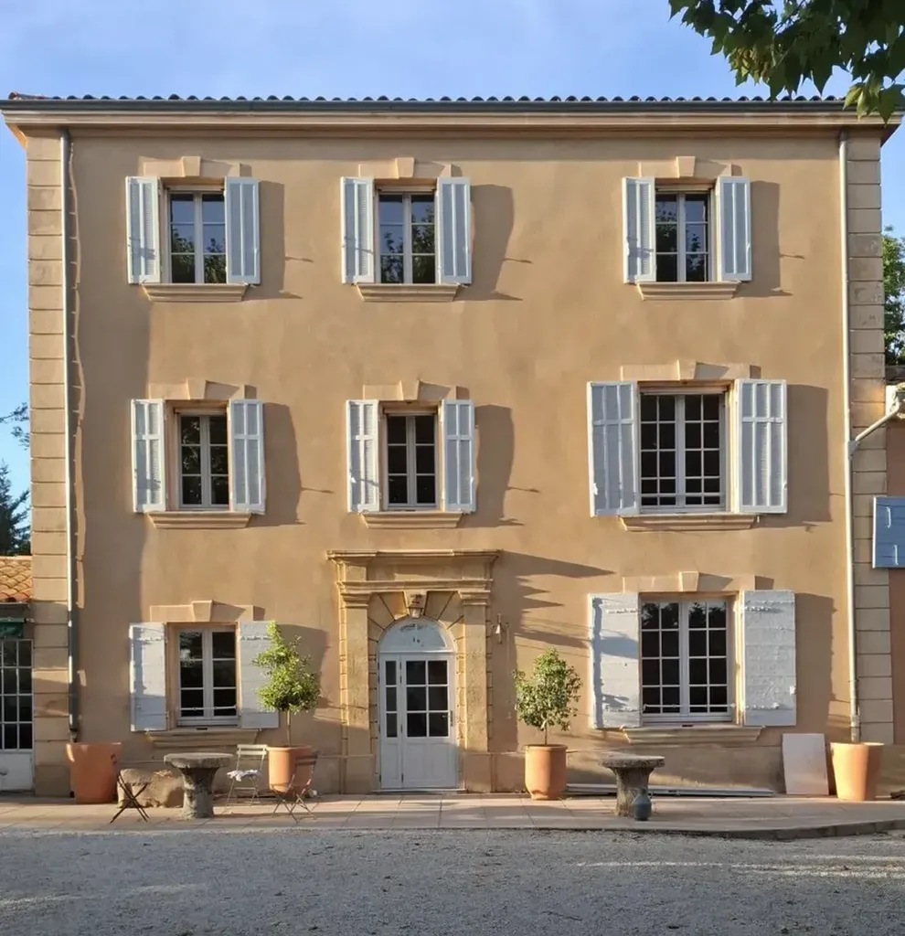 Menuiserie bois : portes fenêtres et volets artisanaux sur mesure à Eguilles proche d'Aix en Provence 13