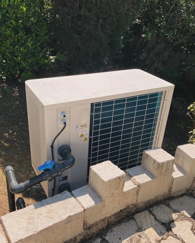 Installation de pompe à chaleur piscine Zodiac à Antibes 06