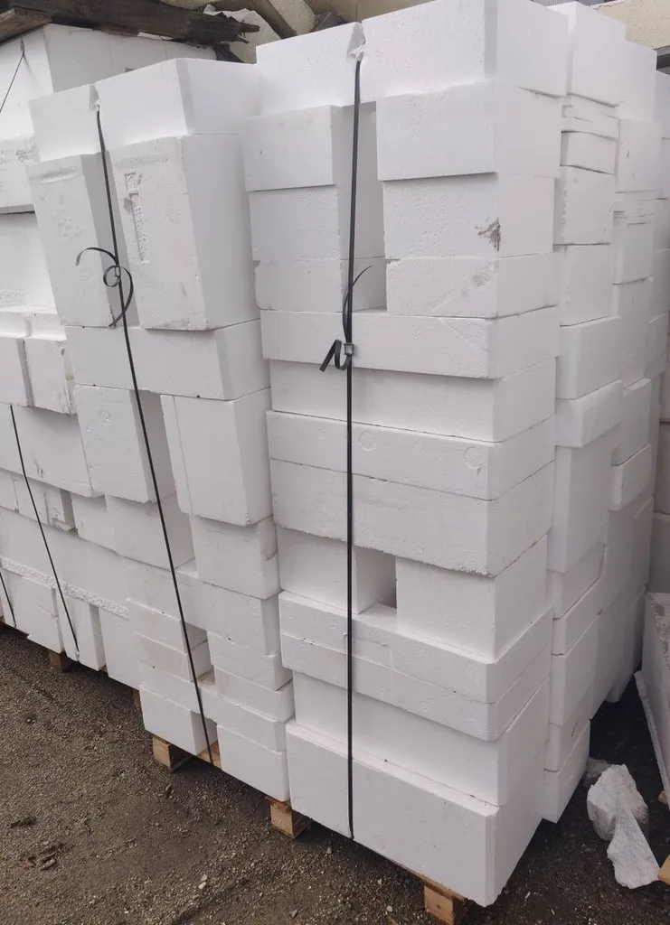 COLLECTE DE  POLYSTYRENE POUR UNE GRANDE ENSEIGNE  ALIMENTAIRE SUR AIX EN PROVENCE