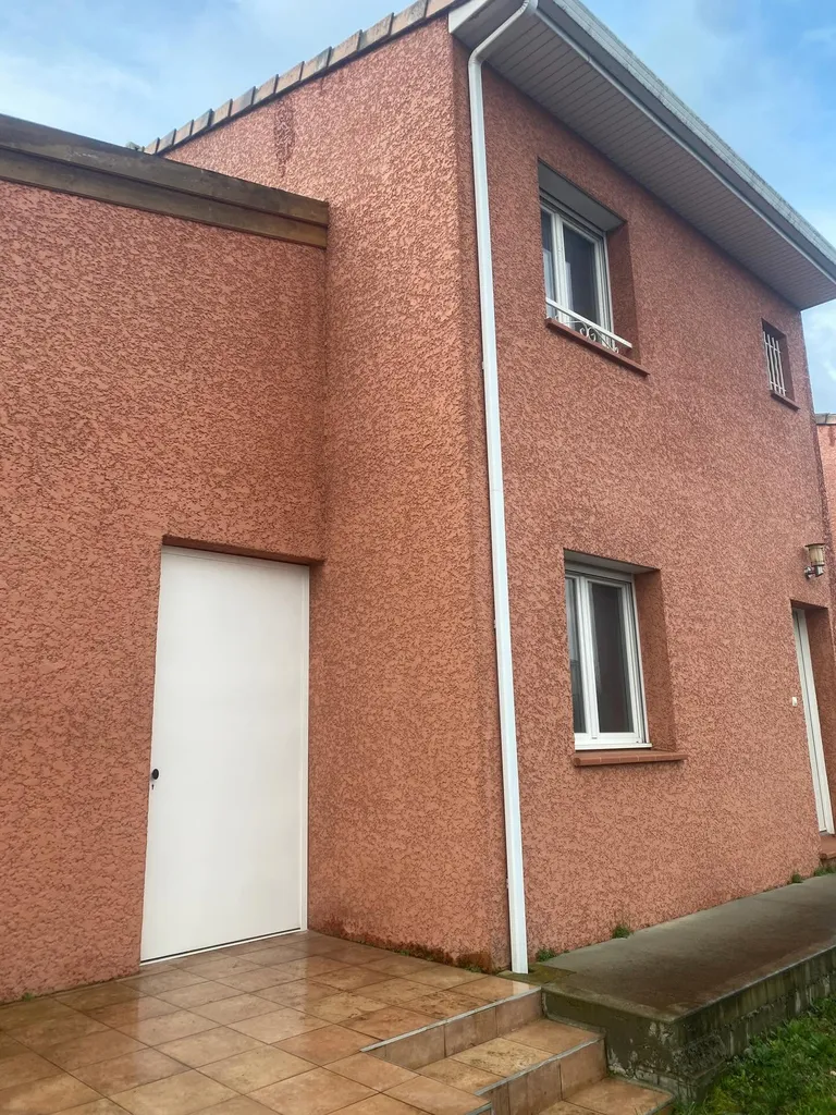 Fabrication et pose de gouttière aluminium sans soudure à Noé en Haute-Garonne