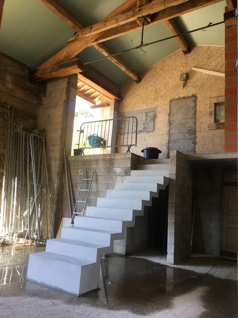 Conception et réalisation d'un escalier en béton à Salon de Provence
