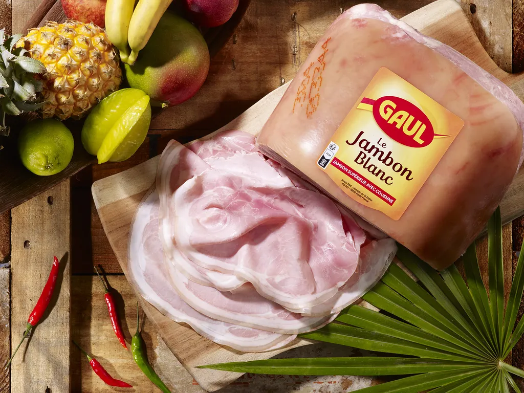 photographe culinaire pour l'industrie agroalimentaire à Lyon Jambon blanc mis en scène dans une ambiance exotique 