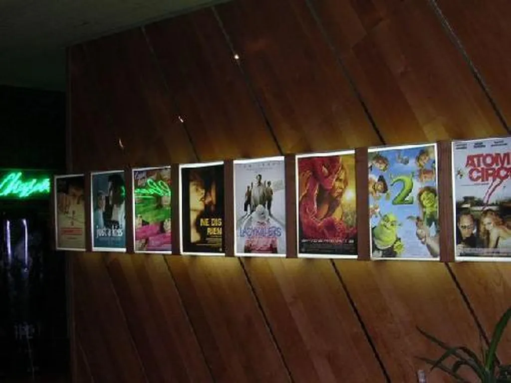 AMENAGEMENT D'INTERIEUR ET FABRICATION DE PORTE-AFFICHES