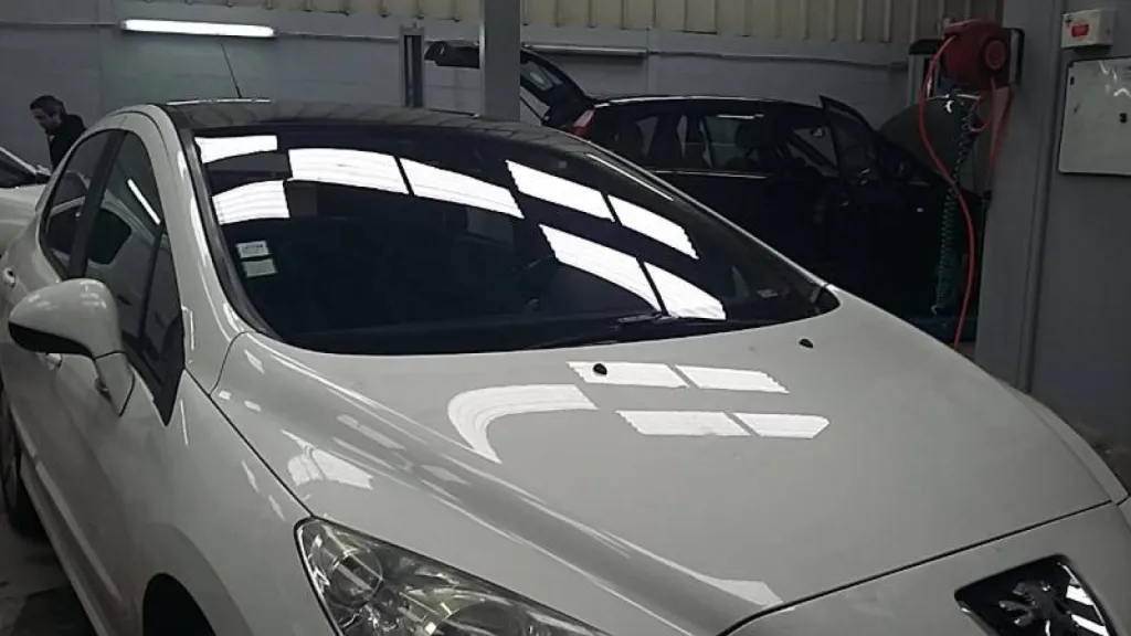 Franchise offerte sur le remplacement de parebrise Peugeot 308 à Marseille