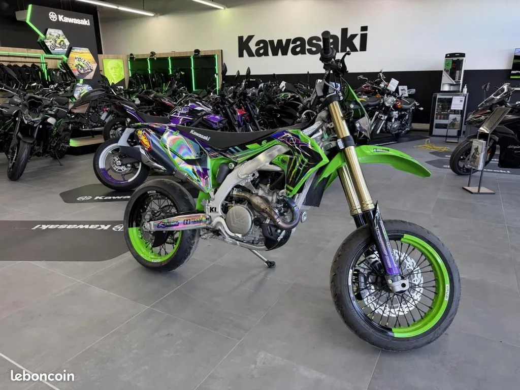 Kawasaki KX450 X Supermotard - vue de droite - Kawasaki Nîmes