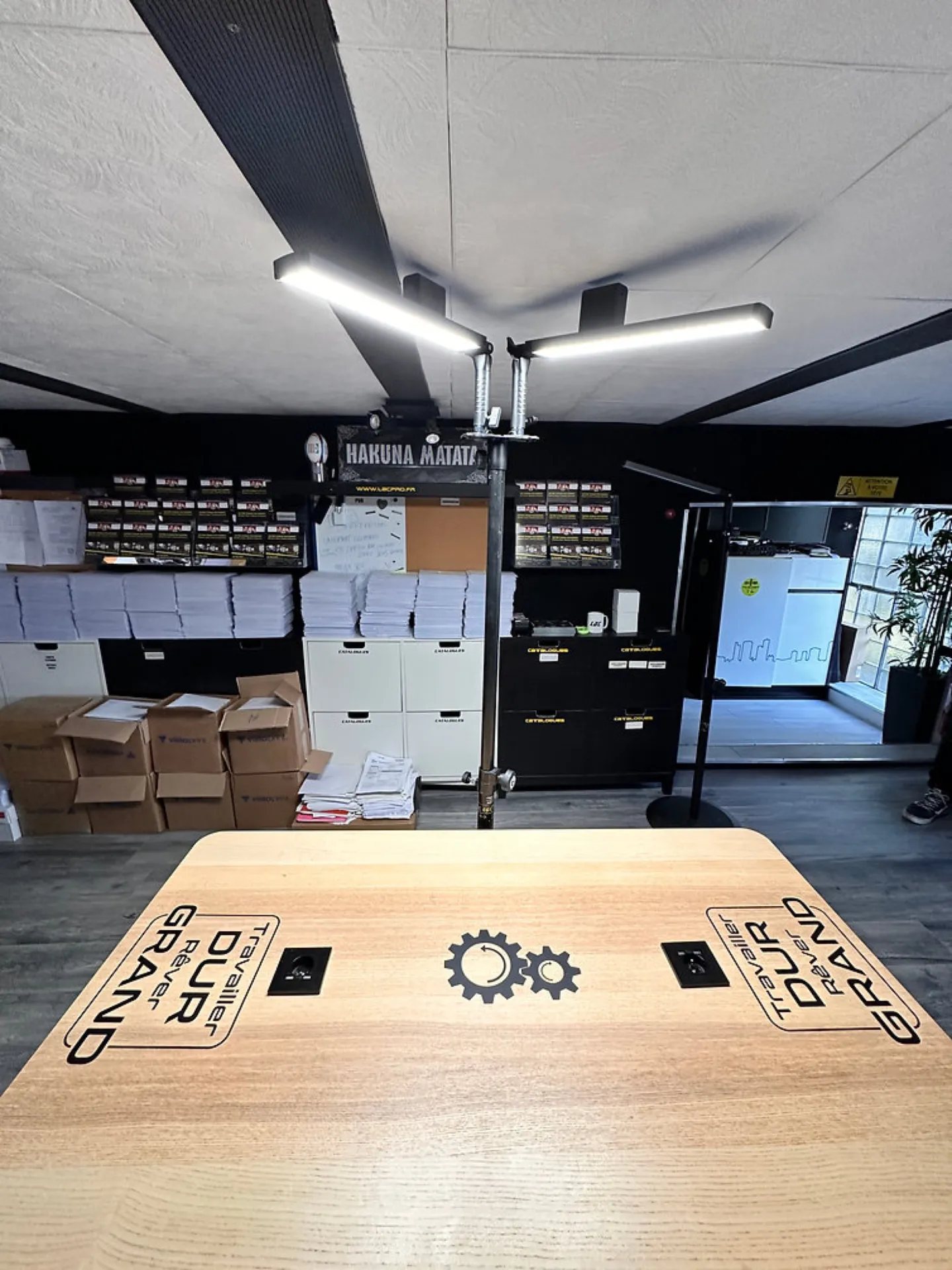 location éclairage double pour buffets sur batteries à Saint tropez dans le var