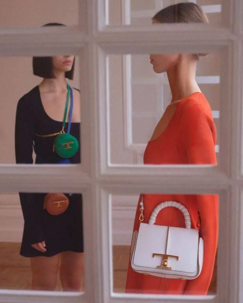 TOD'S le savoir faire Italien, une élégance sobre et moderne que Sacha a sélectionné pour vous dans son Concept Store.