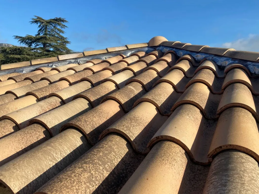 couvreur renovation toiture sausset-les-pins
