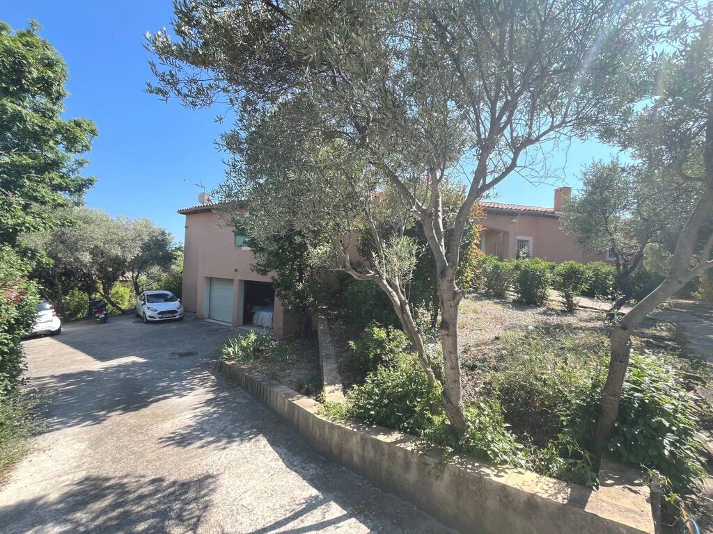A vendre Saint Cyr sur Mer maison de plain pied