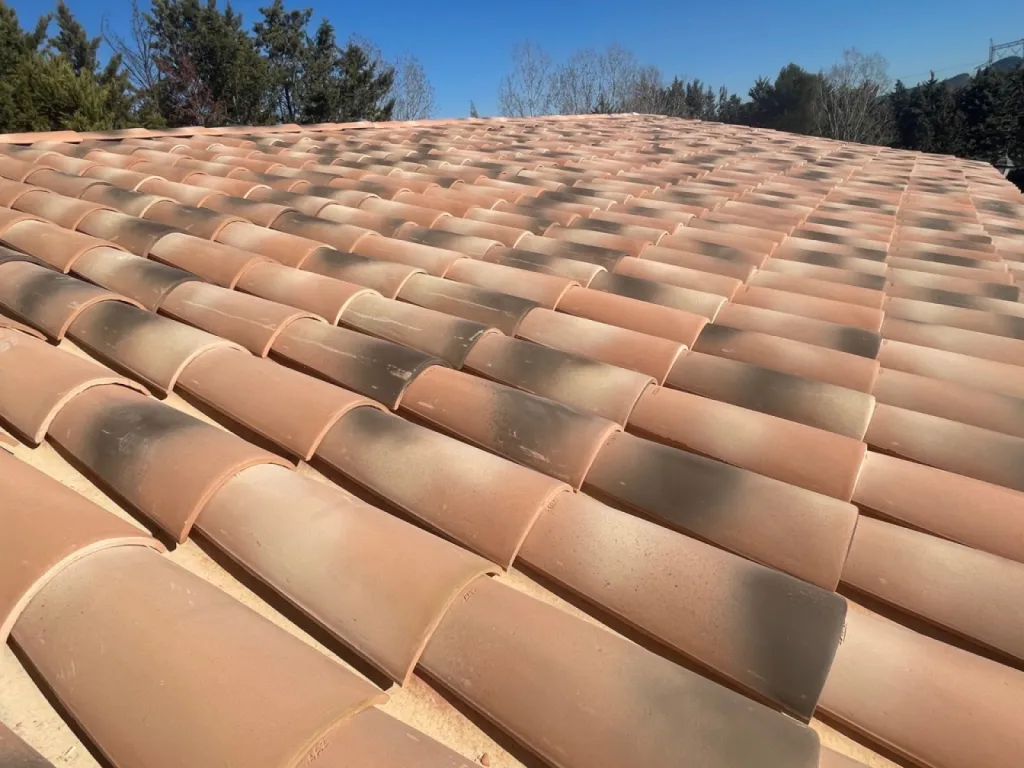 toiture fini en pst canal sur martigues