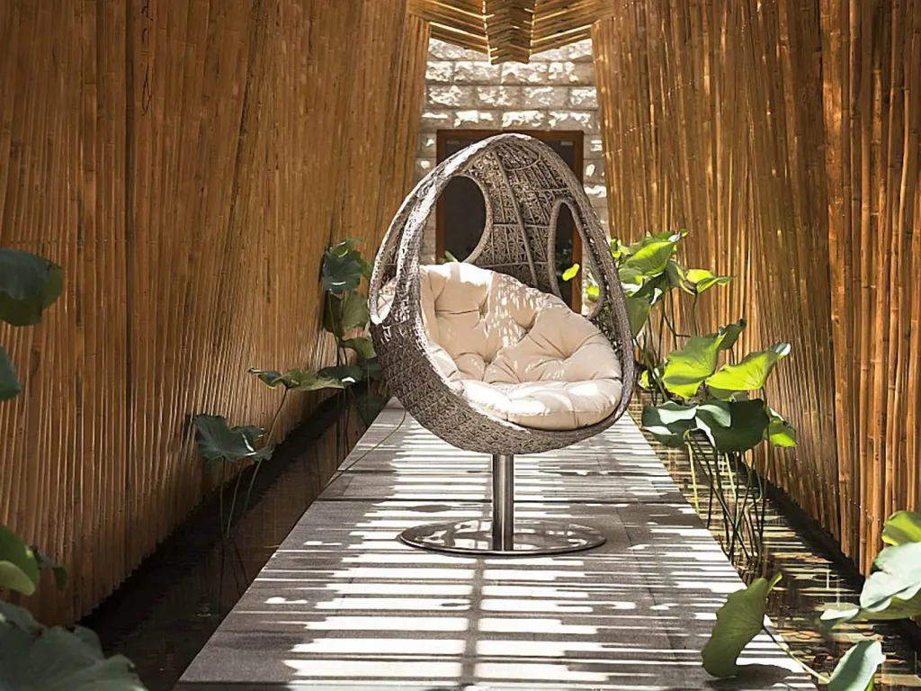 Fauteuil SWING en fibres tressées et pied alu