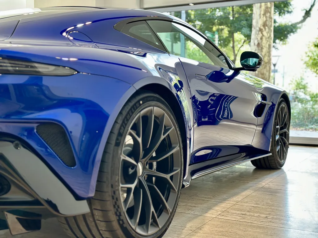 Aston Martin Vantage – Detailing, polissage, traitement céramique et PPF à Lyon Ouest proche de Marcy l’étoile 