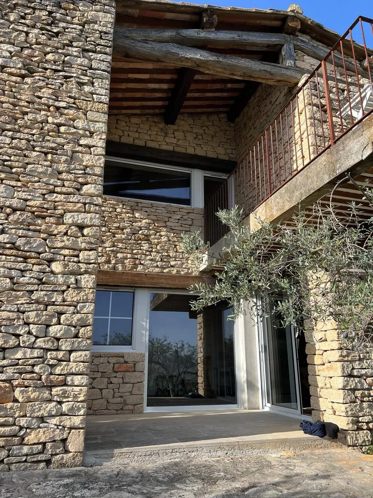 Installation Menuiseries Aluminium à Gordes