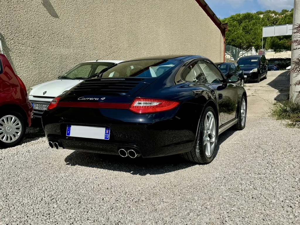 Réparation des jantes et peinture des grilles de pare-chocs d’une  Porsche 997 carrera 4 proche de Marseille, Aubagne et Cassis