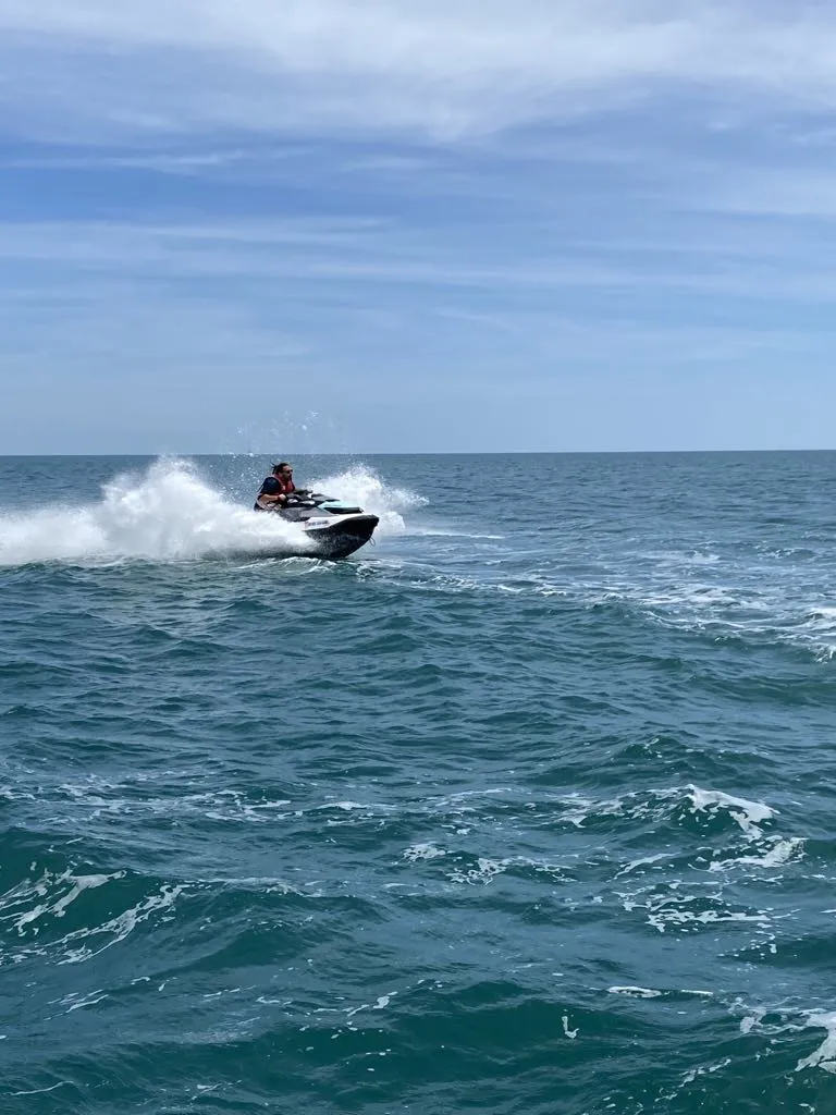 Notre zone d'activité pour ce serviceLouez un scooter des mers SeaDoo dernière génération pour une randonnée en duo depuis les plages sans permis et avec accompagnement professionnel