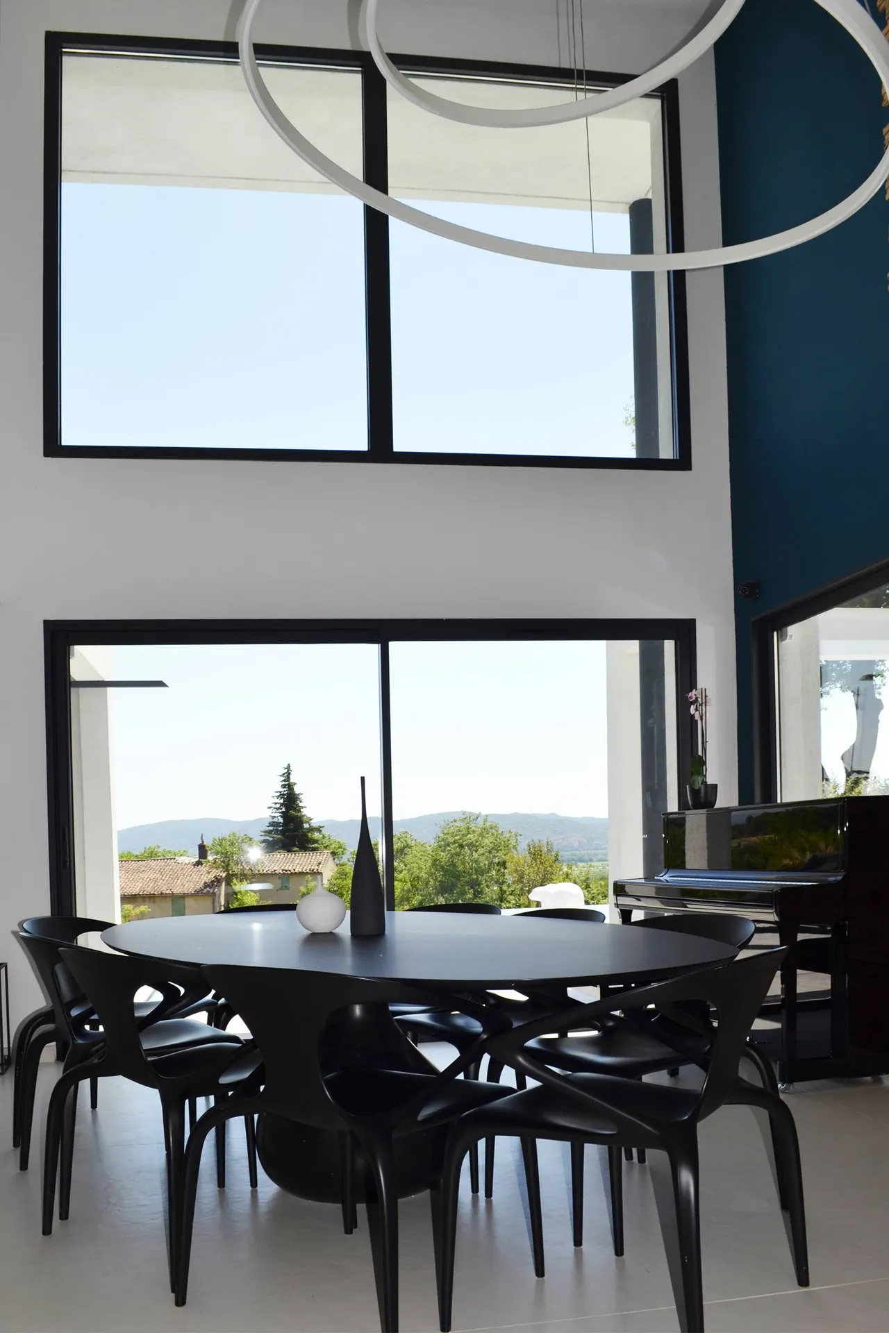 La lumière est un élément fondamental de notre bien être dans une maison