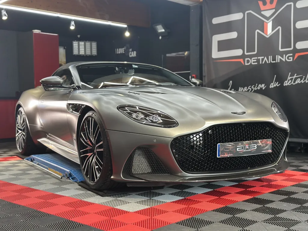 PPF complet sur Aston Martin DBS matte chez EMB Detailing proche Villefranche sur Saône 