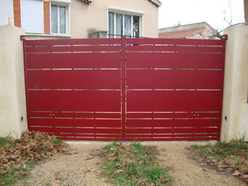 PORTAIL TOLE DESIGN MODERNE