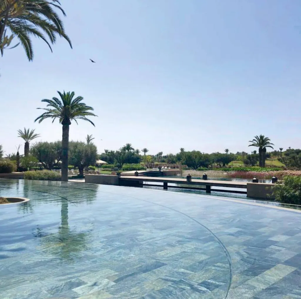 Pierre de Bali pour piscine et bassin à SAINT-REMY-DE-PROVENCE, 13