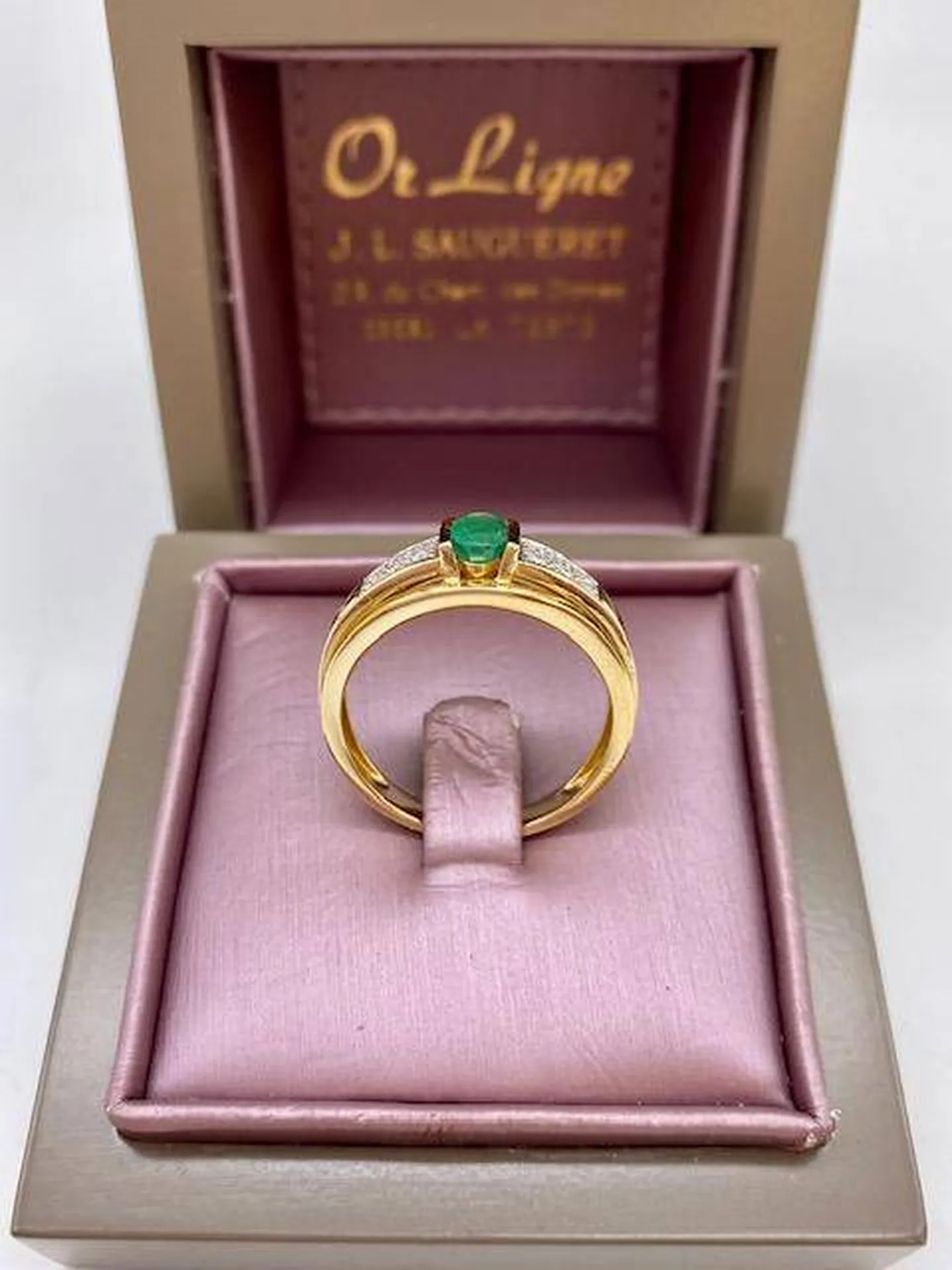 Acheter en ligne un bijou de seconde main en or 750/1000ème avec émeraude et diamants en dépôt vente chez Or Ligne en Gironde