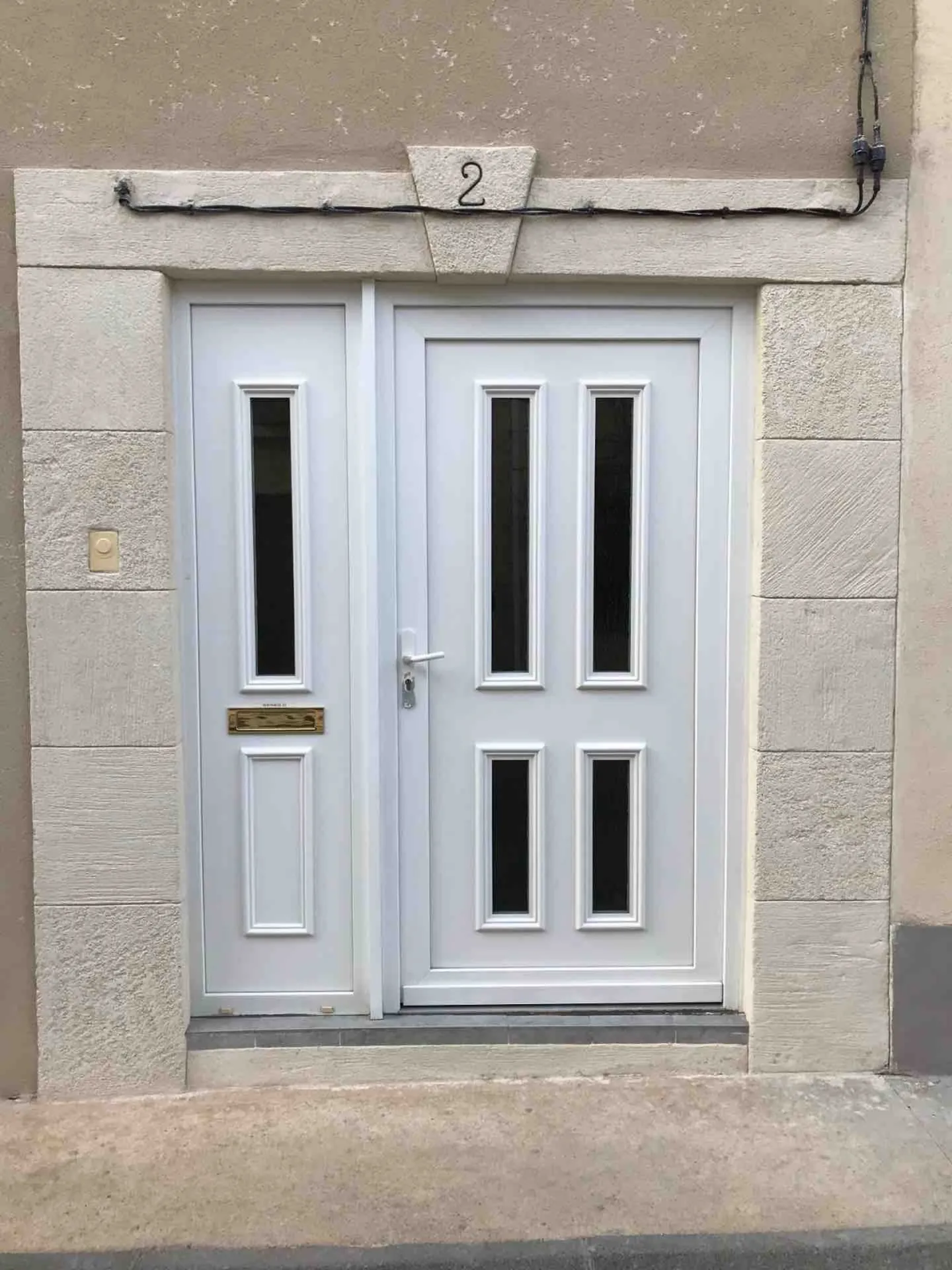 Création d'encadrements, embrasures, linteaux et clés de voûte des ouvertures dans l'occitanie