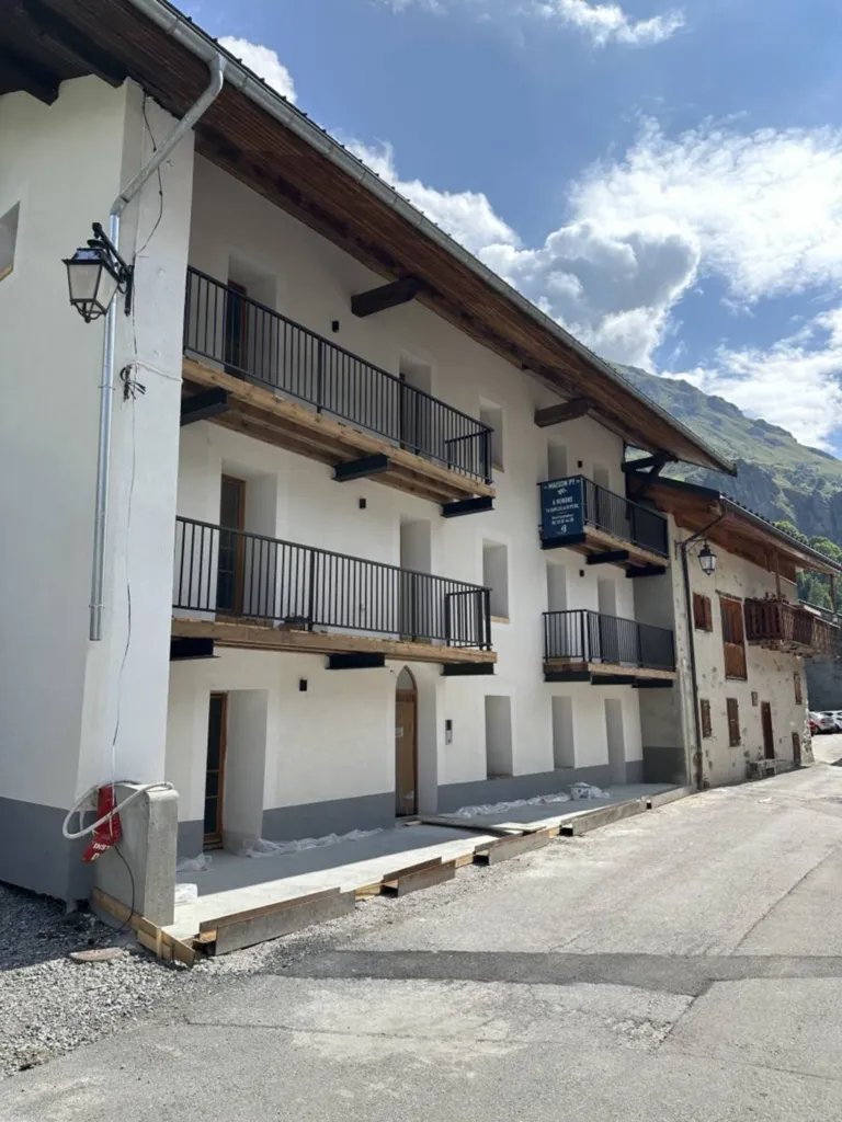 Appartements Haut de Gamme dans une réhabilitation traditionnelle d’Exception au Cœur de la Vanoise