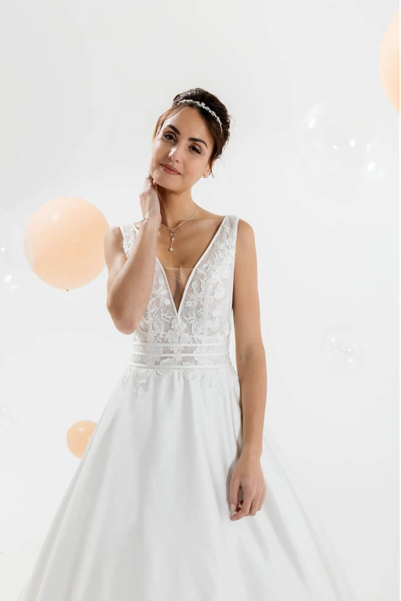 ROBE GLAMOUR DENTELLE FORME PRINCESSE MARSEILLE