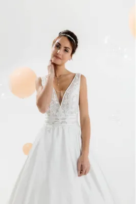 ROBE GLAMOUR DENTELLE FORME PRINCESSE MARSEILLE