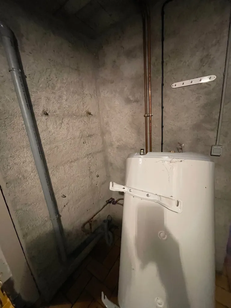 Remplacement d’un chauffe-eau murale de 200L percé sur Messimy 