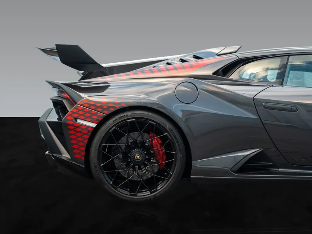 A Vendre Lamborghini Huracán STO Full Carbon à Bordeaux, lift system, 640 ch, configuration exclusive, disponible sous 2 semaines