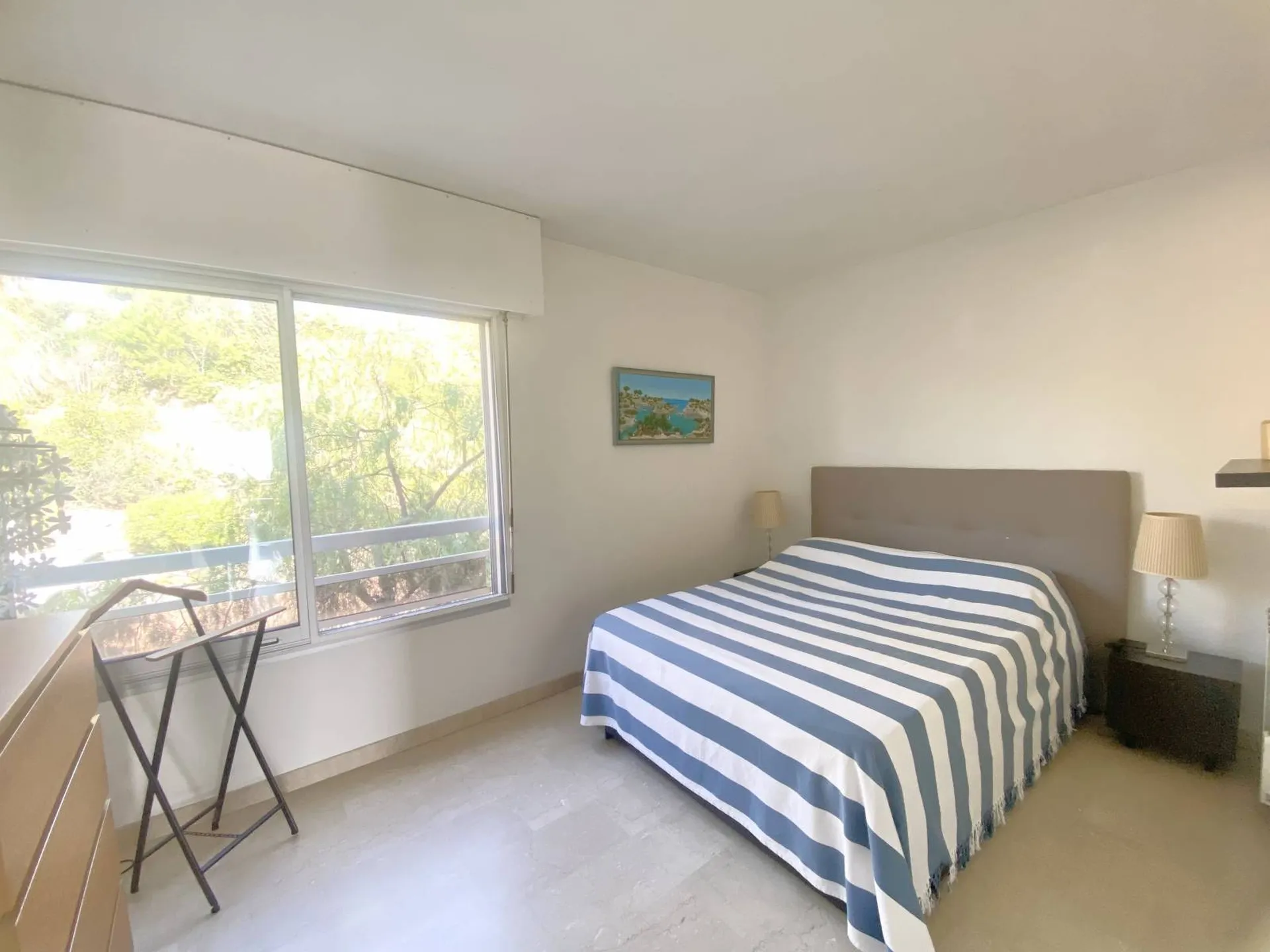 Vente appartement T2 Cassis  en dernier étage avec terrasse vue mer et parking privé dans résidence de standing
