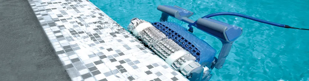 Robot de piscine - Dolphin M400 - Aquarev' Piscines - Banon 04150