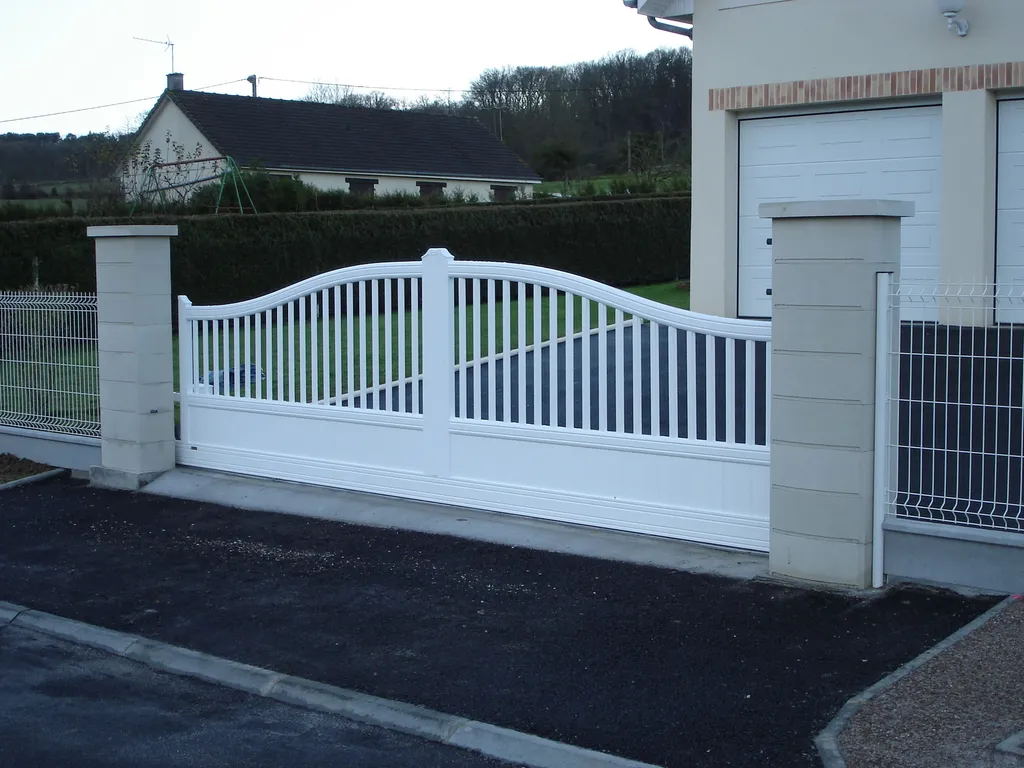Vente et Installation de Portails Aluminium, Coulissants ou Battants, Large Choix à Deauville dans le Calvados 14 et Trouville-sur-Mer