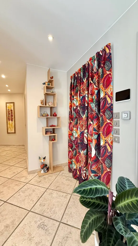 Rideau de porte d'entrée finition plis plats à Miribel proche de Lyon