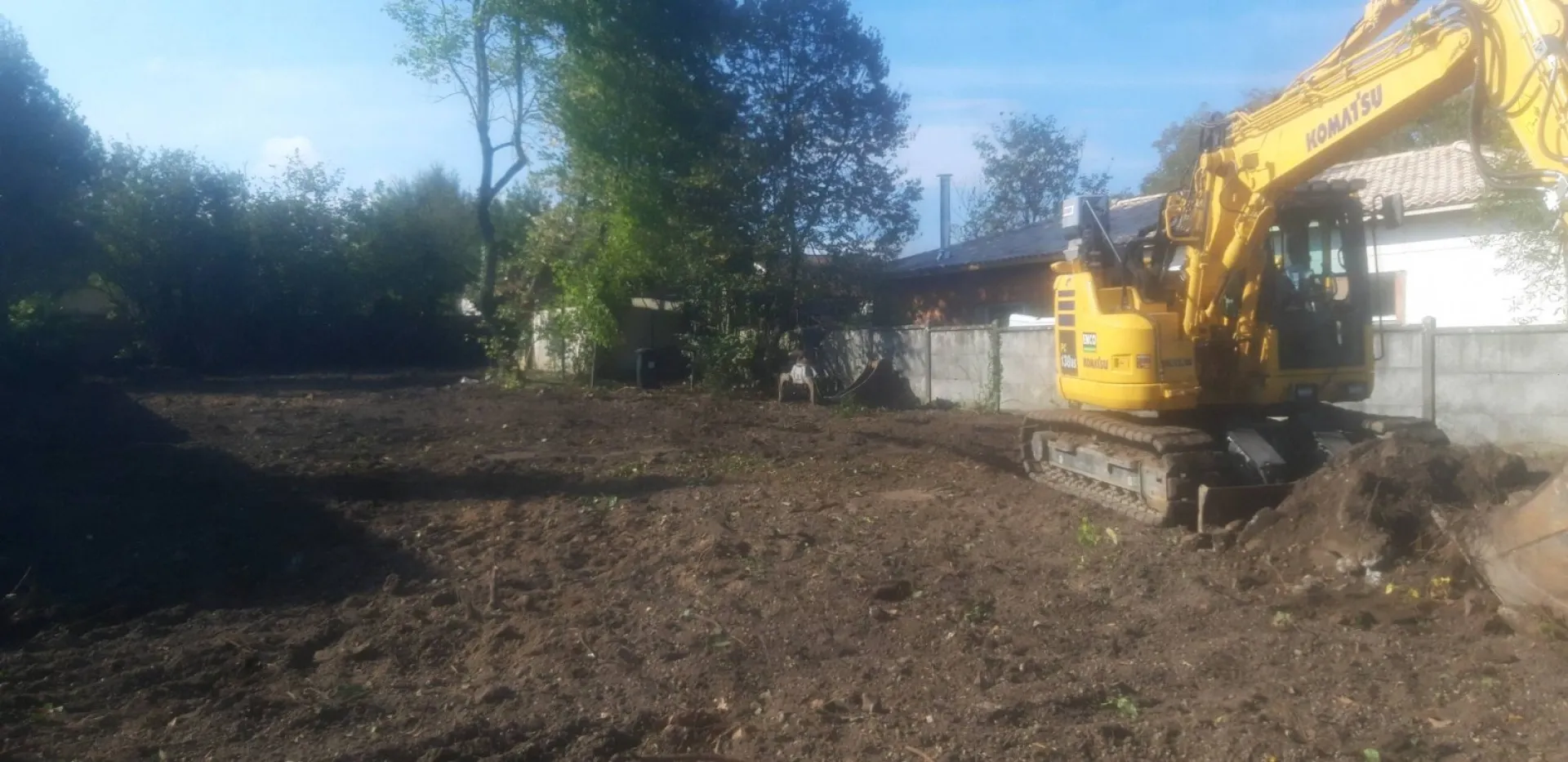 Démolition d une maison à étage  sur la commune de PESSAC