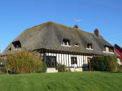 TERRES ET DEMEURES DE NORMANDIE DE LISIEUX, A VENDRE CHAUMIERE