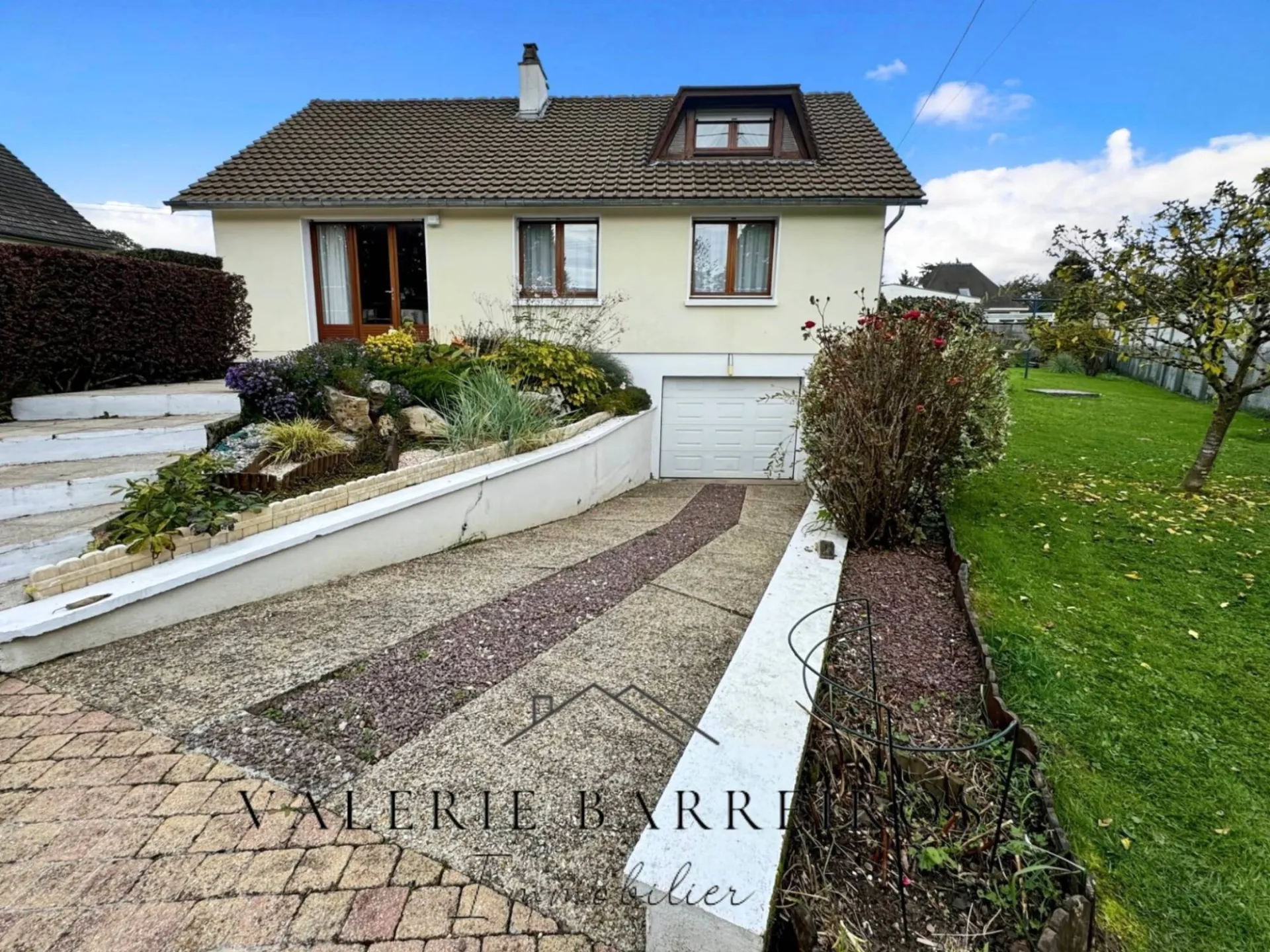 A saisir maison de 80 m2 édifiée sur 571 m2 de terrain sur la commune de LA SAUSSAYE 27370