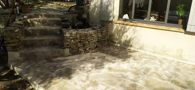 TERRASSE / DALLAGE EXTERIEUR ATLAS BEIGE - NÎMES ANTIQUE - MONTPELLIER ANTIQUAIRE FINITION VIEILLIE