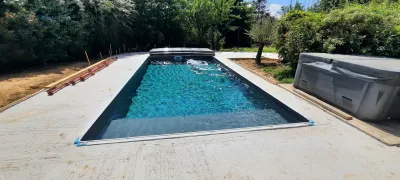 Faire un devis pour la construction d'une piscine sur-mesure rectangulaire à fond plat près de Deauville (14) en Normandie