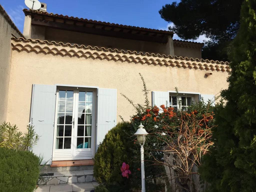 Volets battants trotter sur Martigues