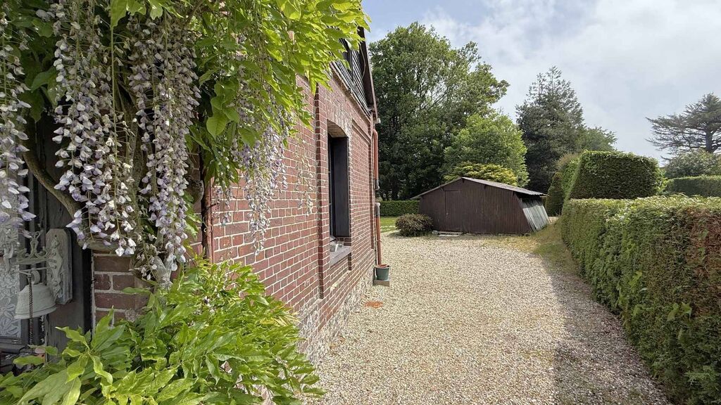 Immobilier côtier : longère à restaurer à 10 minutes de Dieppe – Calme, charme et authenticité.