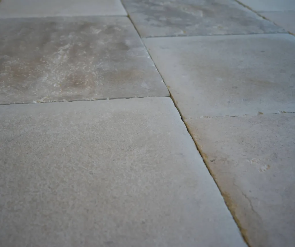 Dallage, margelle, pavé, parement en pierres naturelles livraison Rennes et Nantes