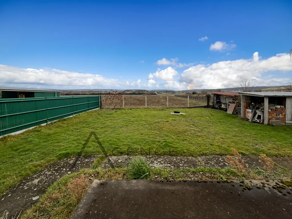 A vendre, maison à rénover de 74m² sur un terrain de 662m² située à Saint-Pierre-les-Elbeuf