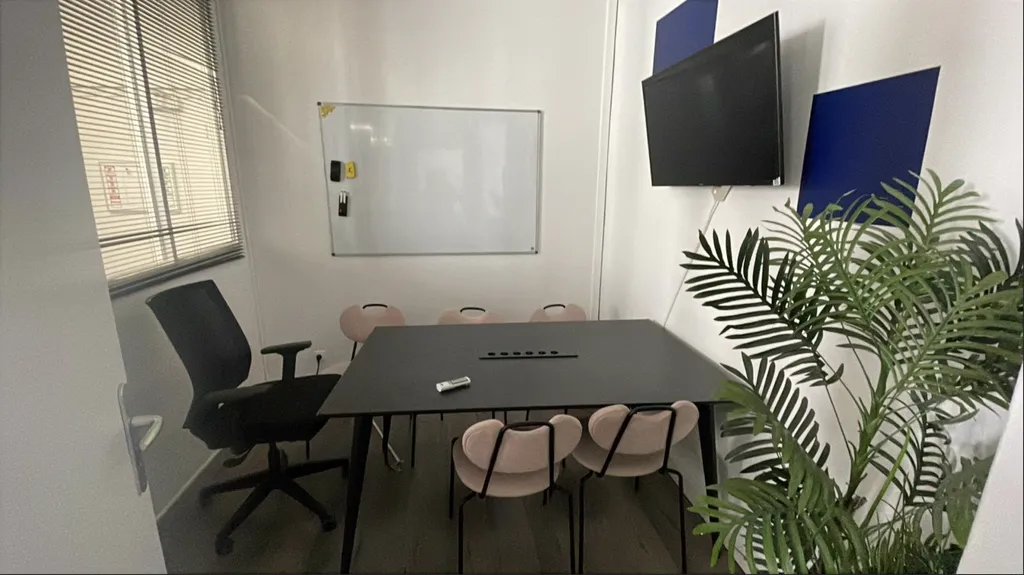 Location - Bureau 95 m², Château d'Eau, Rue du Faubourg Saint-Martin 75010 PARIS