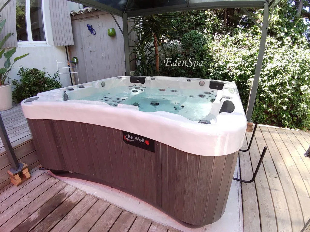 spa jacuzzi terrasse exterieur marseille