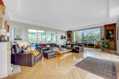 Maison Le Port Marly 10 pièces 410 m2 sur terrain de 3700 m2 et avec piscine intérieure 8x4m