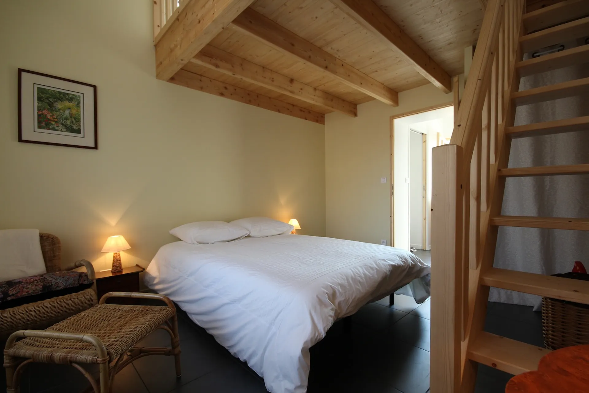 Centre équestre au coeur de la Normandie avec 20 boxes et une habitation de 150m² sur environ 6 hectares de terrain, 76.