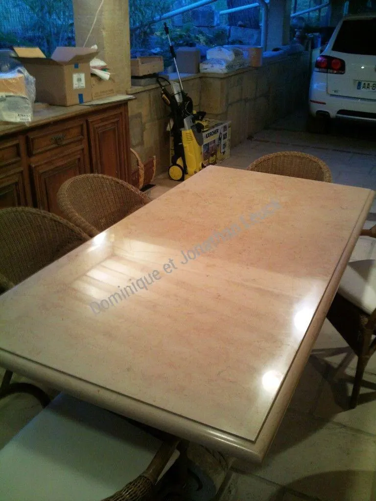 Plateau de table en pierre de Bourgogne